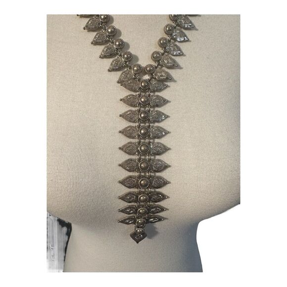 Macys gold tone choker attached necklace NWT - Picture 3 of 4